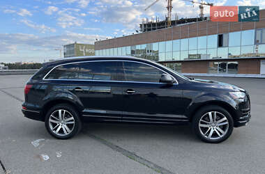 Позашляховик / Кросовер Audi Q7 2015 в 