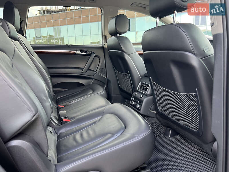 Внедорожник / Кроссовер Audi Q7 2015 в Киеве