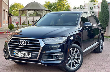 Внедорожник / Кроссовер Audi Q7 2017 в 