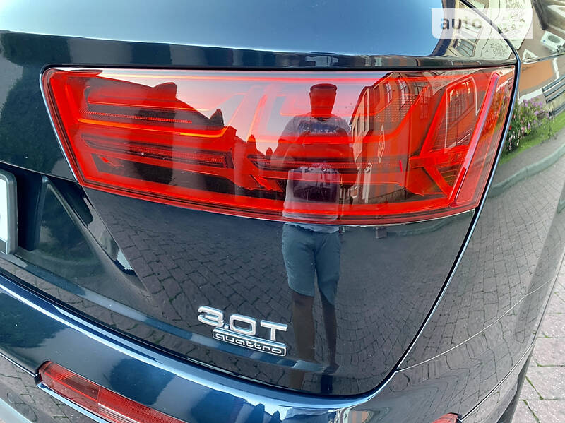 Внедорожник / Кроссовер Audi Q7 2017 в Стрые