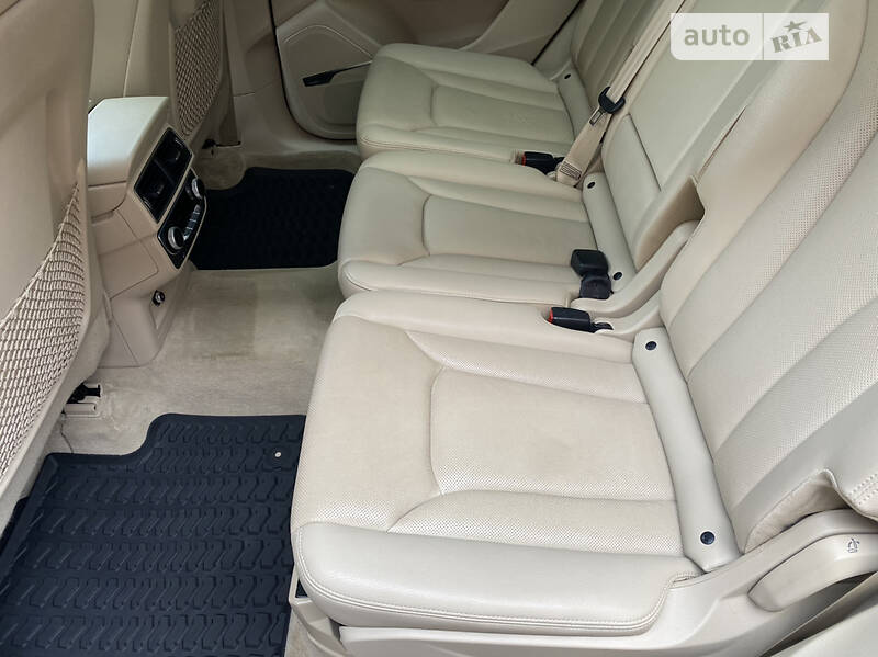 Внедорожник / Кроссовер Audi Q7 2017 в Стрые