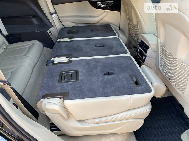 Внедорожник / Кроссовер Audi Q7 2017 в Стрые
