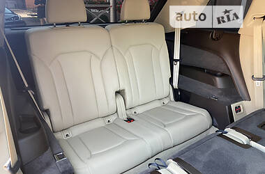 Внедорожник / Кроссовер Audi Q7 2017 в 