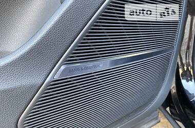 Позашляховик / Кросовер Audi Q7 2021 в 