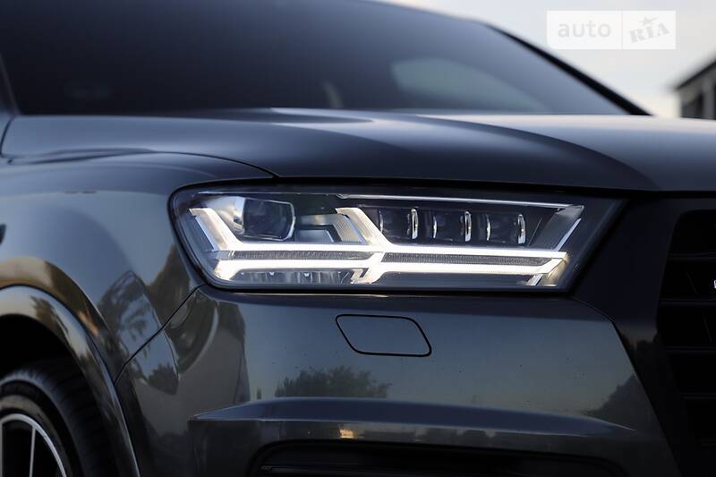 Позашляховик / Кросовер Audi Q7 2018 в Дрогобичі
