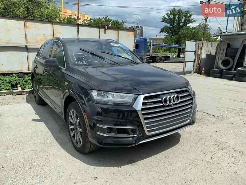 Позашляховик / Кросовер Audi Q7 2016 в Львові