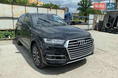 Внедорожник / Кроссовер Audi Q7 2016 в 