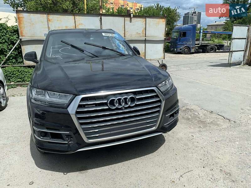 Позашляховик / Кросовер Audi Q7 2016 в Львові