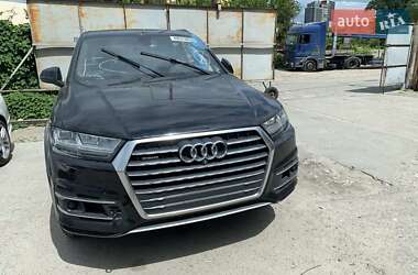 Внедорожник / Кроссовер Audi Q7 2016 в 