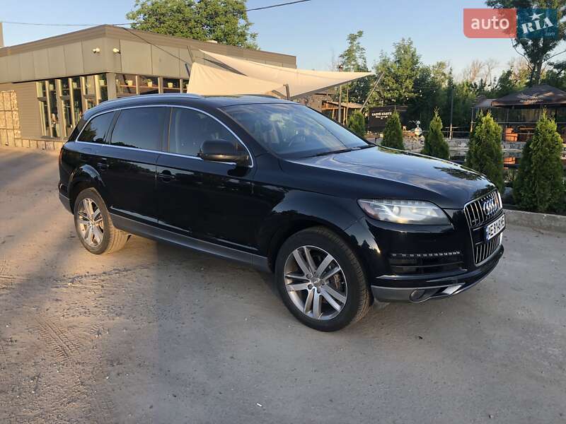 Внедорожник / Кроссовер Audi Q7 2013 в Синельниково