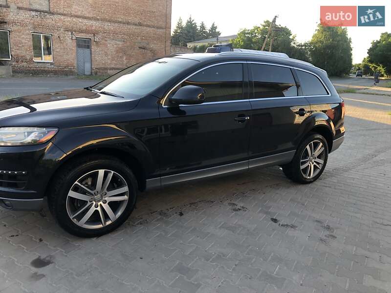 Внедорожник / Кроссовер Audi Q7 2013 в Синельниково