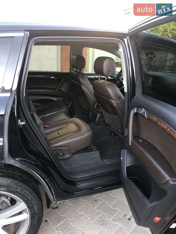 Внедорожник / Кроссовер Audi Q7 2013 в Синельниково