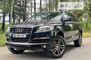 Внедорожник / Кроссовер Audi Q7 2009 в 