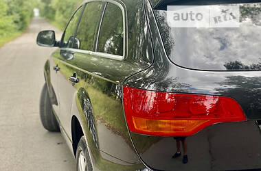 Внедорожник / Кроссовер Audi Q7 2009 в 