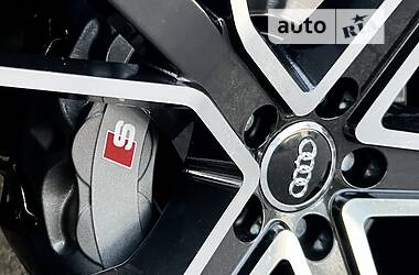 Позашляховик / Кросовер Audi Q7 2017 в 
