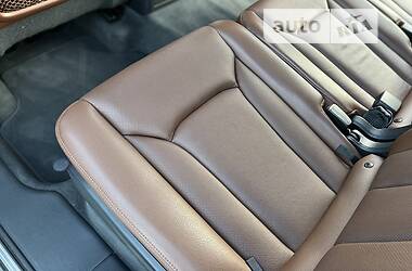 Позашляховик / Кросовер Audi Q7 2017 в 