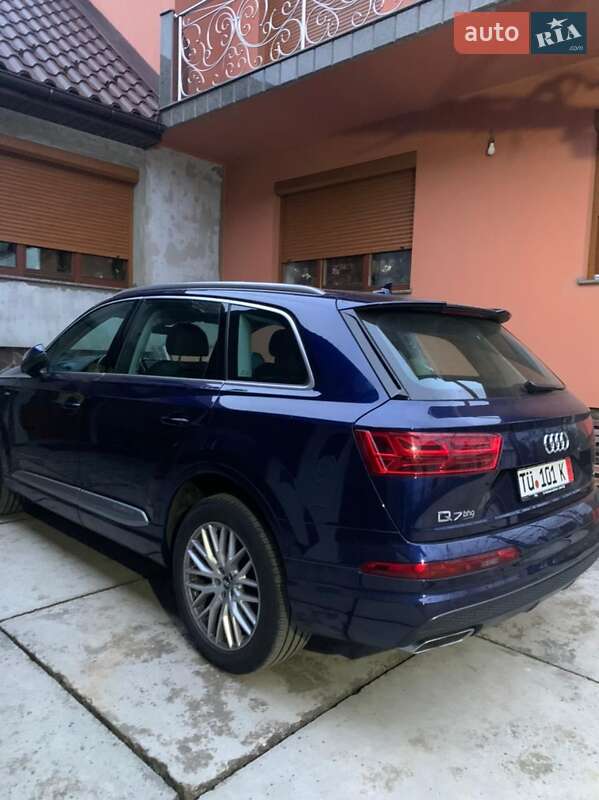 Позашляховик / Кросовер Audi Q7 2018 в Мукачевому