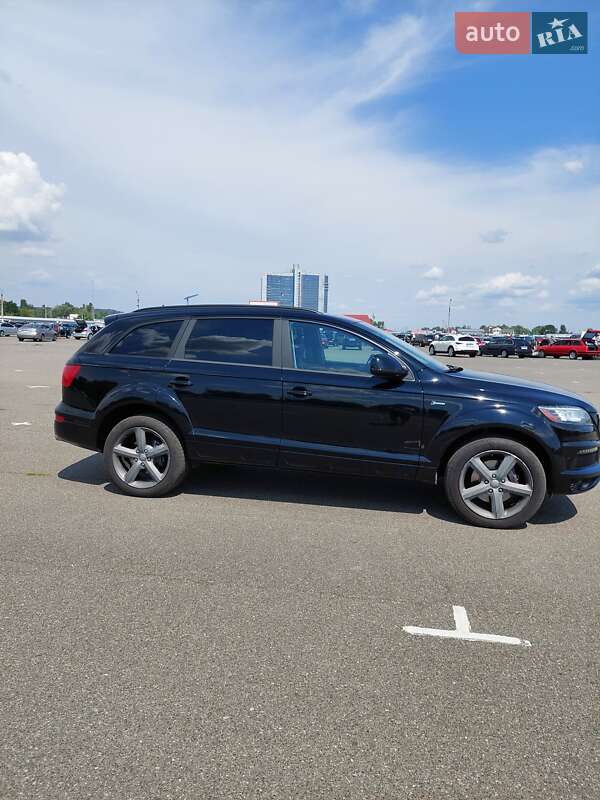 Позашляховик / Кросовер Audi Q7 2015 в Каневі