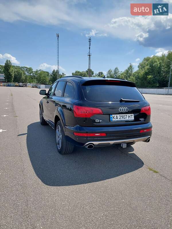 Позашляховик / Кросовер Audi Q7 2015 в Каневі