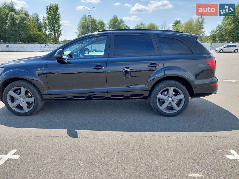 Позашляховик / Кросовер Audi Q7 2015 в Каневі