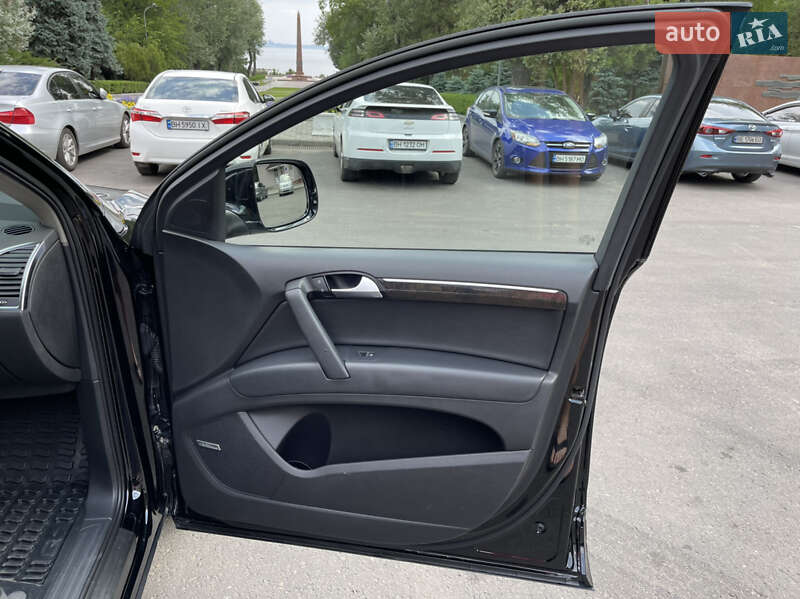 Внедорожник / Кроссовер Audi Q7 2015 в Одессе