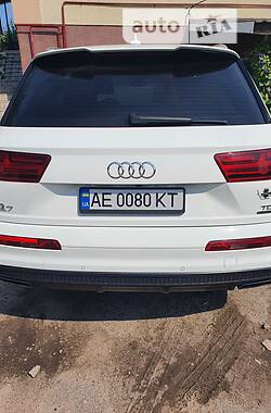 Внедорожник / Кроссовер Audi Q7 2016 в Царичанке