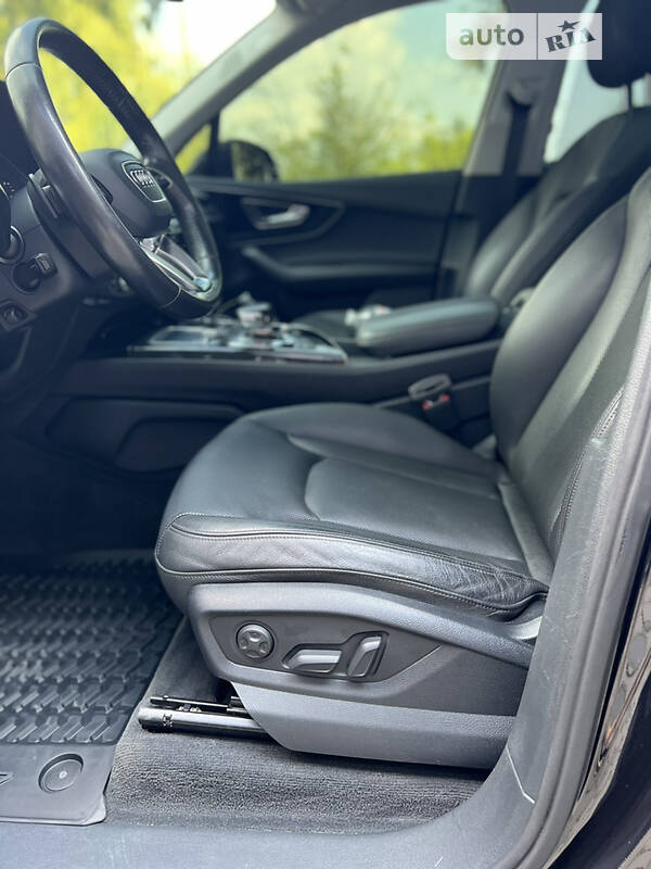 Позашляховик / Кросовер Audi Q7 2016 в Запоріжжі