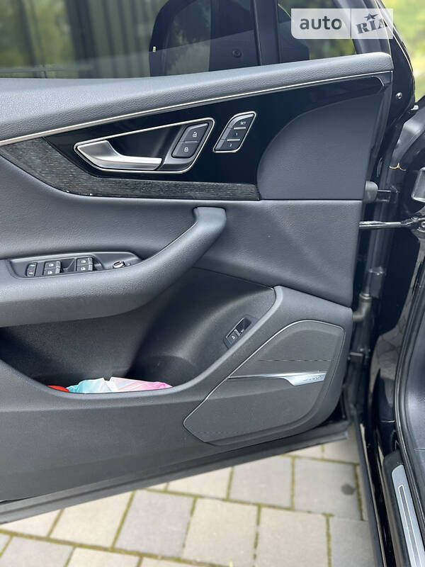 Позашляховик / Кросовер Audi Q7 2016 в Запоріжжі