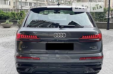 Внедорожник / Кроссовер Audi Q7 2022 в 