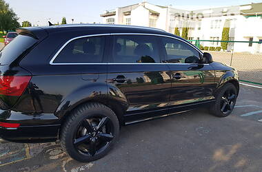 Позашляховик / Кросовер Audi Q7 2009 в 