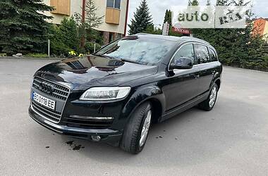 Позашляховик / Кросовер Audi Q7 2007 в 
