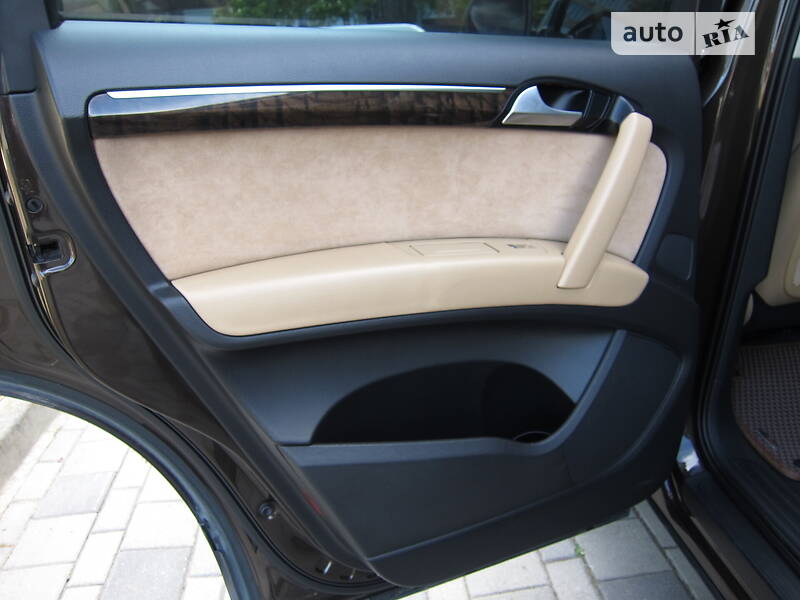 Позашляховик / Кросовер Audi Q7 2014 в Дніпрі