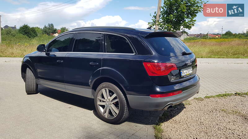 Внедорожник / Кроссовер Audi Q7 2013 в Городке