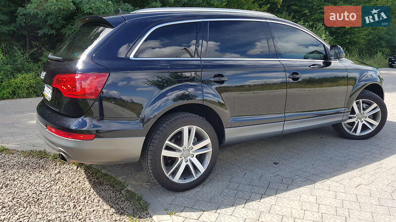 Внедорожник / Кроссовер Audi Q7 2013 в Городке