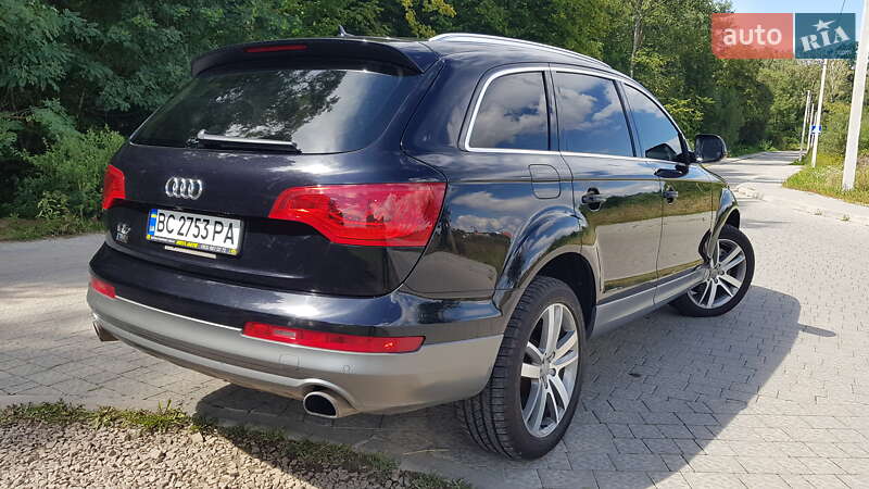 Внедорожник / Кроссовер Audi Q7 2013 в Городке