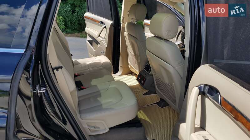 Внедорожник / Кроссовер Audi Q7 2013 в Городке