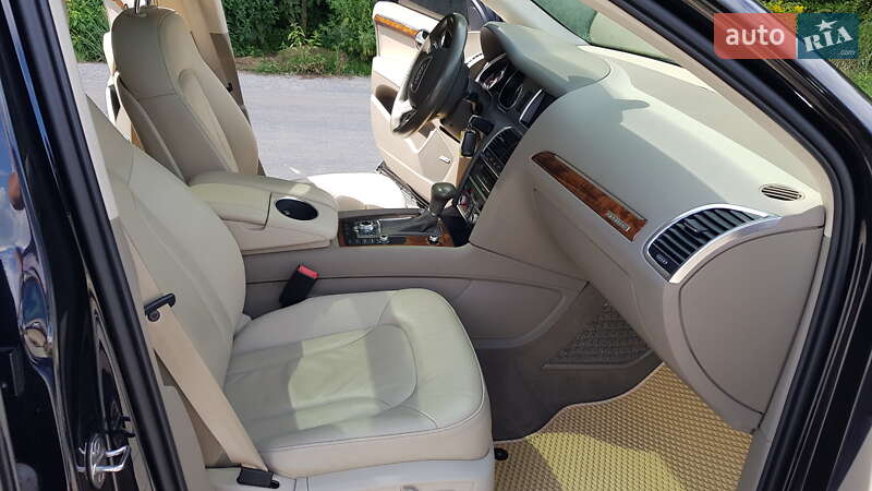 Внедорожник / Кроссовер Audi Q7 2013 в Городке