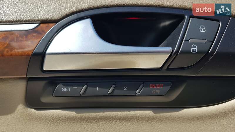 Внедорожник / Кроссовер Audi Q7 2013 в Городке
