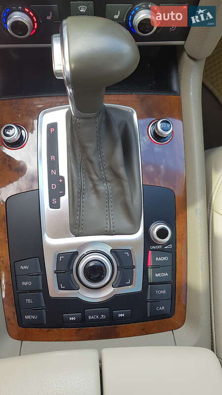 Внедорожник / Кроссовер Audi Q7 2013 в Городке