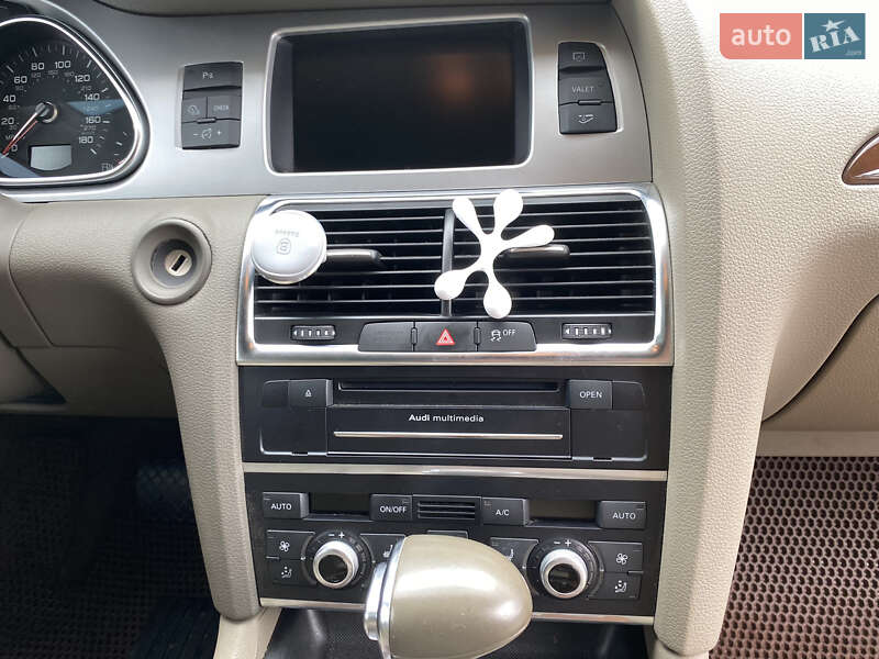 Позашляховик / Кросовер Audi Q7 2013 в Києві