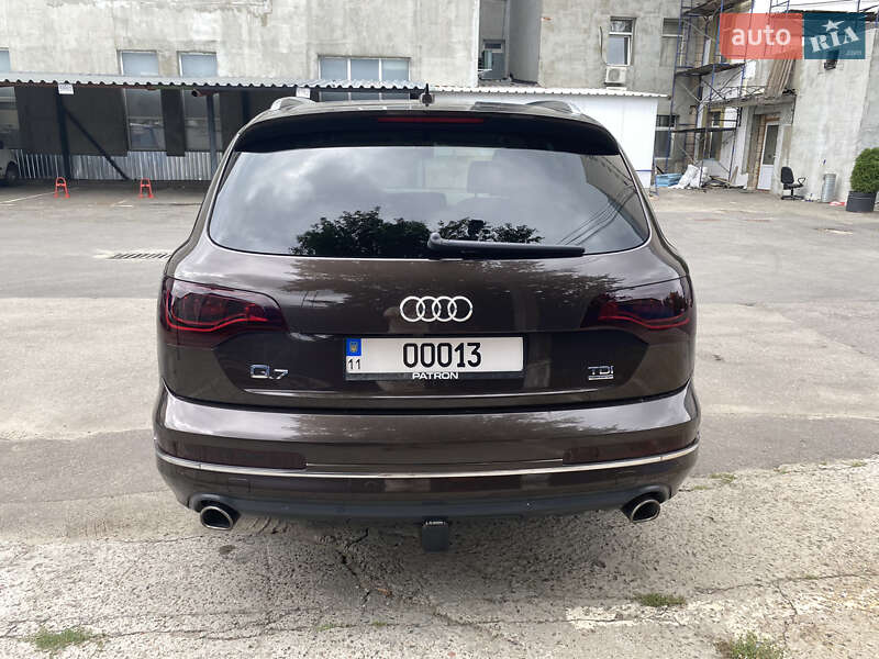 Позашляховик / Кросовер Audi Q7 2013 в Києві