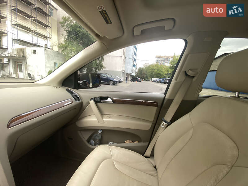 Позашляховик / Кросовер Audi Q7 2013 в Києві