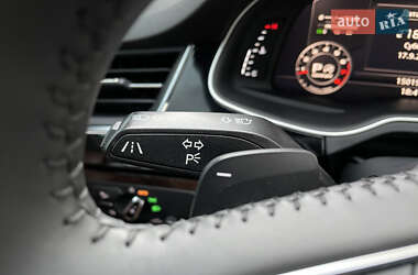 Внедорожник / Кроссовер Audi Q7 2016 в 