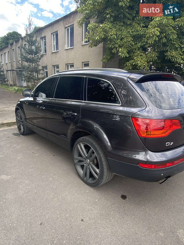 Позашляховик / Кросовер Audi Q7 2006 в Хусті