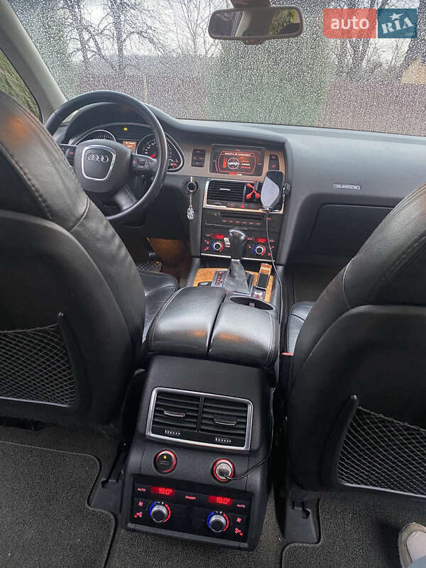 Позашляховик / Кросовер Audi Q7 2006 в Хусті