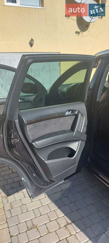 Внедорожник / Кроссовер Audi Q7 2013 в Каменец-Подольском