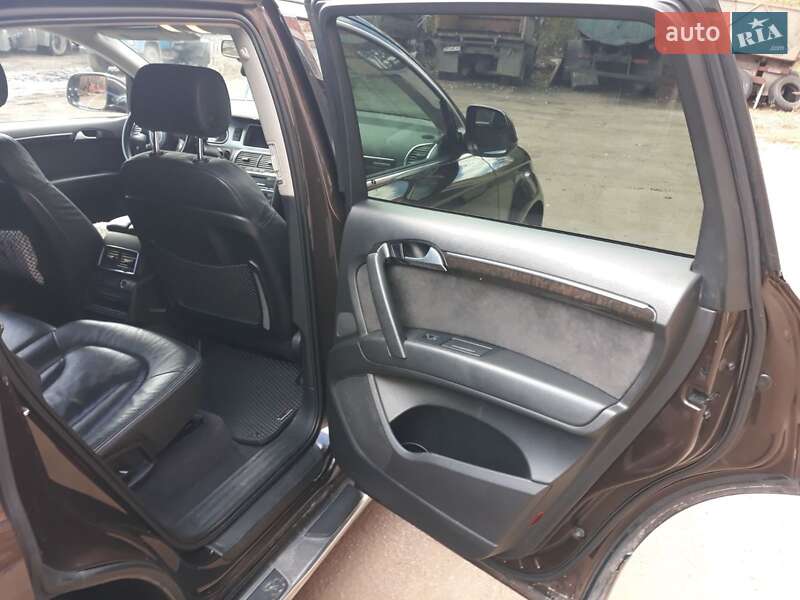 Внедорожник / Кроссовер Audi Q7 2013 в Сумах
