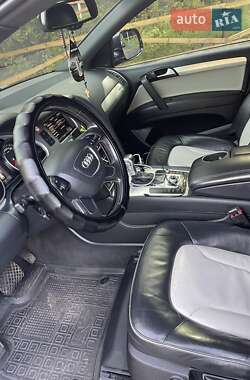 Внедорожник / Кроссовер Audi Q7 2013 в 