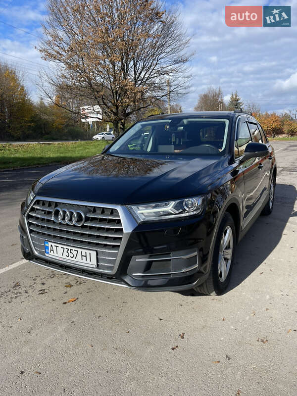Внедорожник / Кроссовер Audi Q7 2017 в 