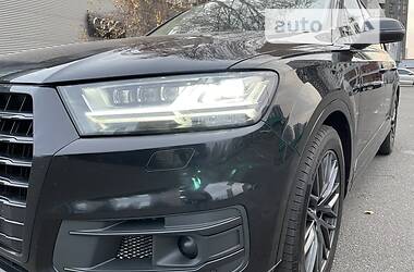 Внедорожник / Кроссовер Audi Q7 2016 в 